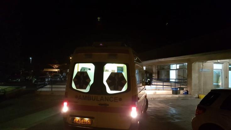 Ασθενοφόρο συγκρούστηκε με όχημα - Μεταφέρθηκαν στο νοσοκομείο τρία πρόσωπα 